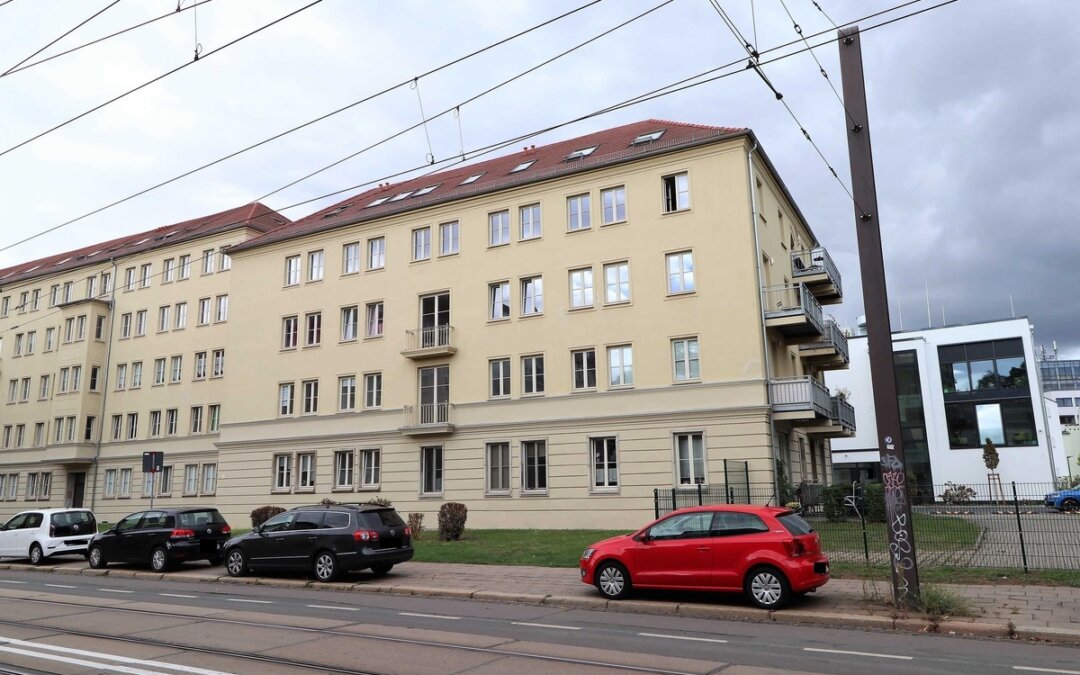 GEPFLEGTE VERMIETETE 2 ZIMMER EIGENTUMSWOHNUNG IM 2.OG