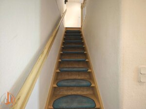 Treppe zum Obergeschoss