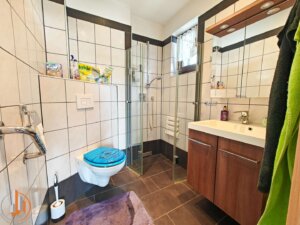 Bad mit Dusche