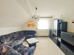 Wohn-/ Arbeitszimmer