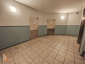 Zugang Tiefgarage u. Fahrradkeller