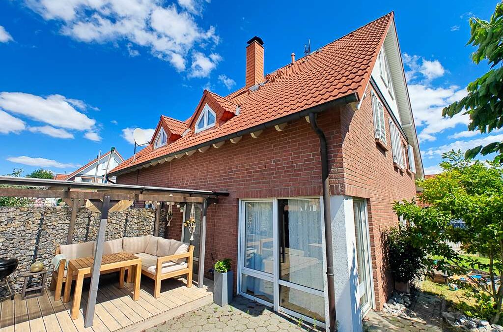 Moderne Doppelhaushälfte mit 5 Zimmern, Kamin und Garten in Wellen- Sehr gute Verkehrsanbindung