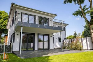 Ansicht vom Grundstück