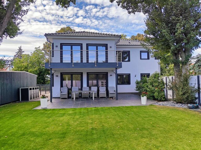 Ansicht vom Grundstück