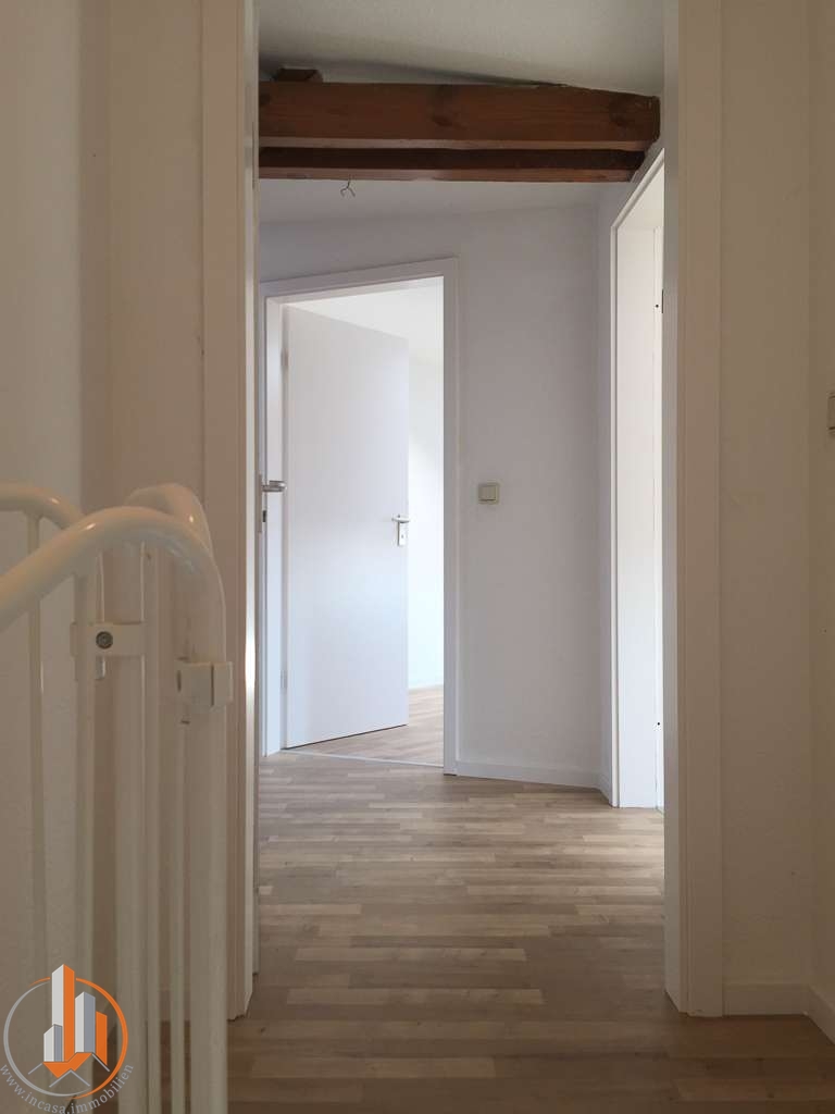 Flur DG vor Einzug der aktuellen Mieter