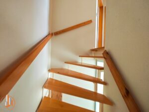 Treppe zum Obergeschoss