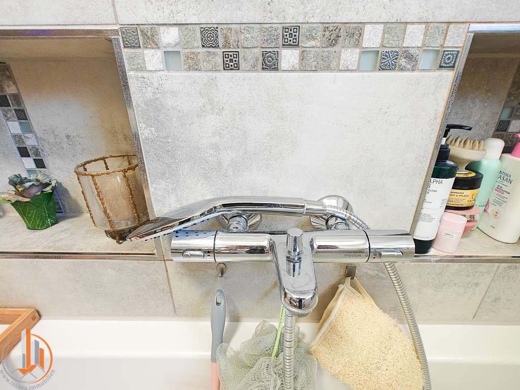 Bad mit Wanne