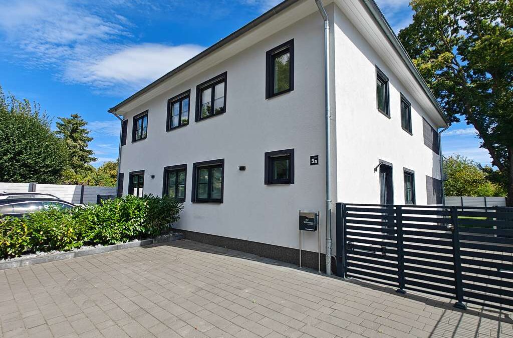 Moderne Stadtvilla mit zwei Einheiten, Umnutzbar auf eine Einheit – Erdwärme- 6 Zimmer möglich